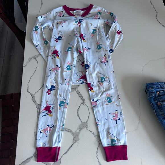 Hanna Andersson Ice Skating Christmas Pajamas - Size 6/7 - Picture 6 of 6